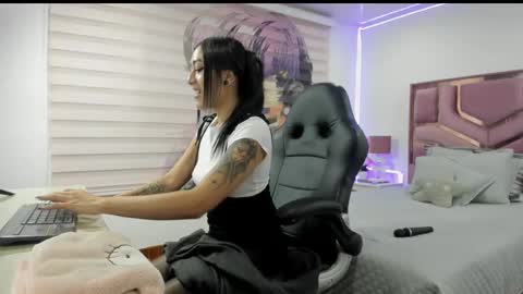 Snapshot of baphy_baby chatting on 02-22-25, 09:15 Gabi  online show from 02-22-25, 09:15