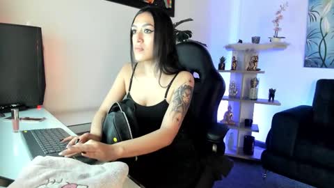 Snapshot of baphy_baby chatting on 10-15-25, 07:25 Gabi  online show from 10-15-25, 07:25