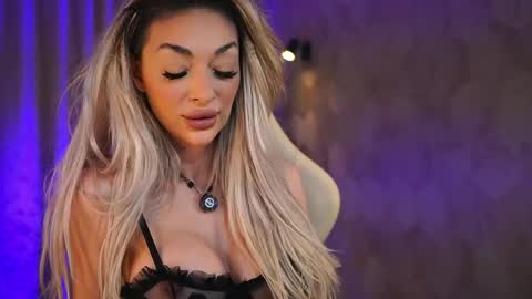 Snapshot of barbaramonn_ chatting on 04-21-26, 03:50 Ana online show from 04-21-26, 03:50