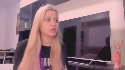 Snapshot of barbarasiren chatting on 10-30-25, 10:38 barbarasiren online show from 10-30-25, 10:38