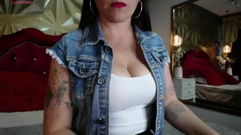 Snapshot of barbaratyleer chatting on 05-07-26, 01:27 BARBARA online show from 05-07-26, 01:27