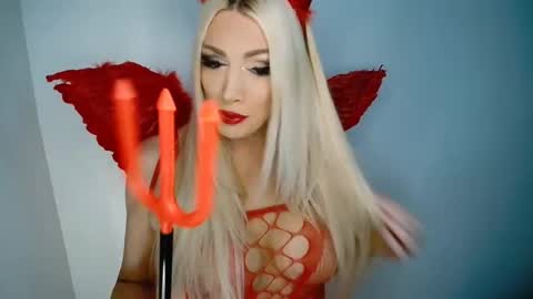 Barbi Bentley online show from 10-31-25, 08:15