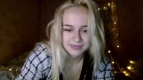 Snapshot of barbie___girl chatting on 12-14-25, 07:07 barbie___girl online show from 12-14-25, 07:07