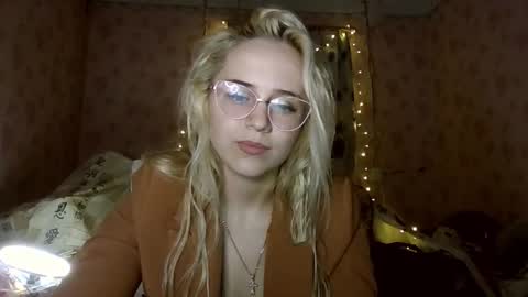 barbie___girl online show from 12-22-25, 07:00