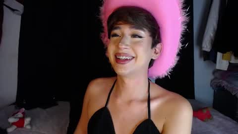 Snapshot of barbie_boy_ chatting on 12-06-24, 11:11          I work from home this is my room 3 online show from 12-06-24, 11:11