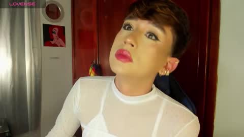 Snapshot of barbie_boy_ chatting on 10-01-25, 06:52          I work from home this is my room 3 online show from 10-01-25, 06:52