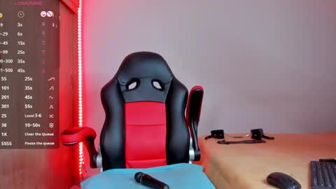 Nicolle  online show from 03-27-26, 05:12