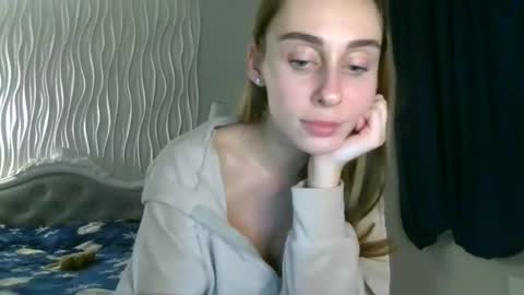 Snapshot of barbie_giirls_ chatting on 02-17-26, 08:15 Kate online show from 02-17-26, 08:15