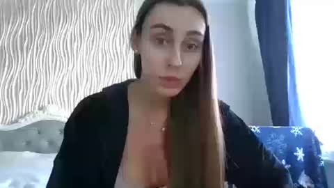 Snapshot of barbie_giirls_ chatting on 03-12-26, 01:50 Kate online show from 03-12-26, 01:50