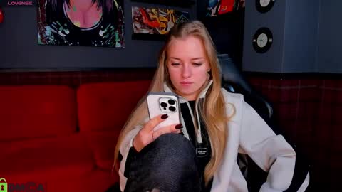 LisGTM2 Mon-Thu Sat 0100am-0700am online show from 02-12-26, 01:11