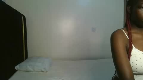 Snapshot of barbie_queen2 chatting on 10-03-25, 01:13 queen online show from 10-03-25, 01:13