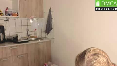 Barbie Staze online show from 04-25-26, 08:06