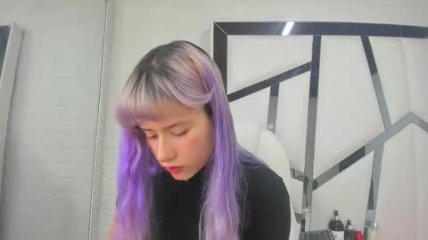 Barbie online show from 09-12-25, 01:22