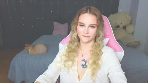 Snapshot of barbieee_doll chatting on 05-11-26, 03:51 Eva online show from 05-11-26, 03:51