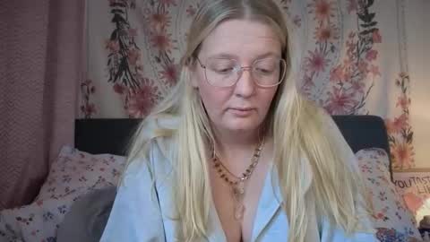 barbiegirl966 online show from 11-28-25, 10:51