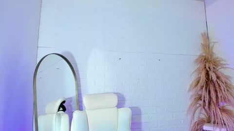 Snapshot of barbiegirl___ chatting on 02-15-25, 08:33 barbiegirl___ online show from 02-15-25, 08:33