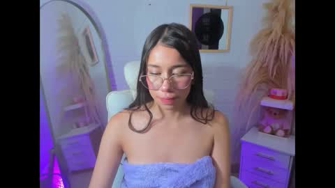 Snapshot of barbiegirl___ chatting on 03-05-25, 08:21 barbiegirl___ online show from 03-05-25, 08:21