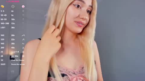 Mia online show from 07-12-26, 02:08