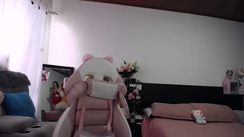 Snapshot of barbysweet1 chatting on 03-11-25, 03:45 VALENTINA online show from 03-11-25, 03:45