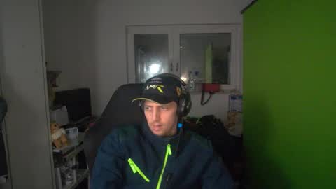 Snapshot of barca200 chatting on 12-19-24, 06:45 barca200 online show from 12-19-24, 06:45