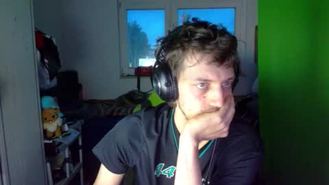 Snapshot of barca200 chatting on 10-06-25, 04:54 barca200 online show from 10-06-25, 04:54