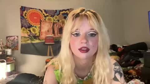 Snapshot of bardoteyed chatting on 11-04-25, 07:13 Bardot Eyed online show from 11-04-25, 07:13