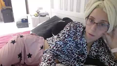 Lena online show from 09-15-25, 05:46