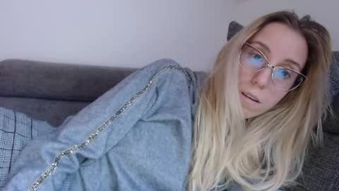 Lena online show from 04-20-26, 05:37