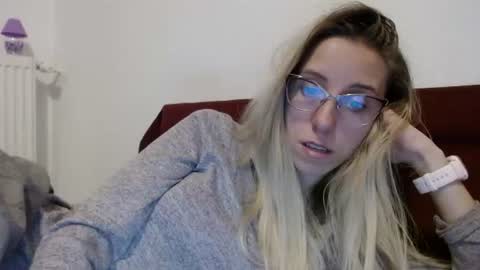 Snapshot of barelylegalblondy chatting on 06-13-26, 06:50 Lena online show from 06-13-26, 06:50