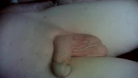 Snapshot of barenaked07 chatting on 12-19-24, 01:18 barenaked07 online show from 12-19-24, 01:18