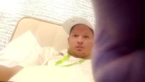 Snapshot of barniemay1 chatting on 01-08-25, 08:06 barniemay1 online show from 01-08-25, 08:06