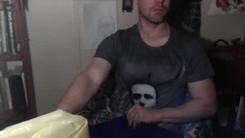 Snapshot of baron_lacroix chatting on 01-21-25, 06:55 Wraith online show from 01-21-25, 06:55