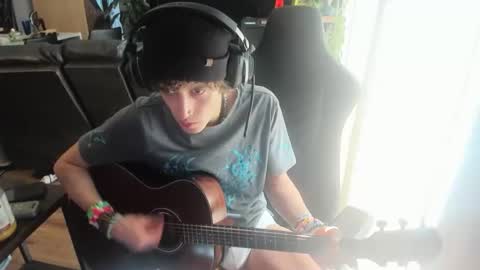 Snapshot of bashful4200 chatting on 02-15-26, 08:05 ryan online show from 02-15-26, 08:05