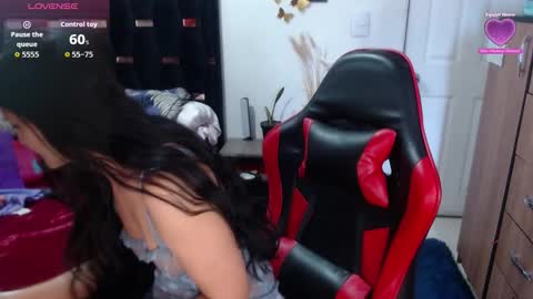 Snapshot of basmahernandez chatting on 11-04-25, 01:21 Besma online show from 11-04-25, 01:21