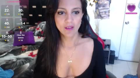 Snapshot of basmahernandez chatting on 11-25-25, 01:22 Besma online show from 11-25-25, 01:22
