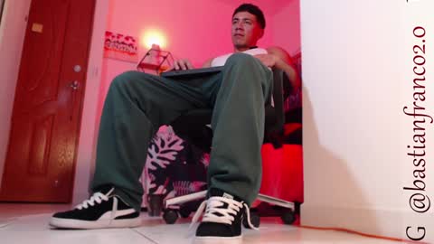 Bastian Independent Model online show from 12-10-24, 12:28