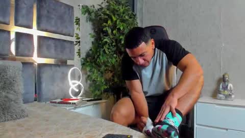 Bastian Independent Model online show from 10-11-25, 02:59