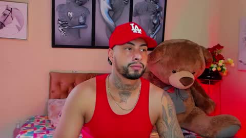 Snapshot of bastian_jones1 chatting on 02-02-25, 09:13 bastian_jones1 online show from 02-02-25, 09:13