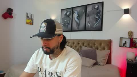 Snapshot of bastian_jones1 chatting on 12-15-25, 01:54 bastian_jones1 online show from 12-15-25, 01:54