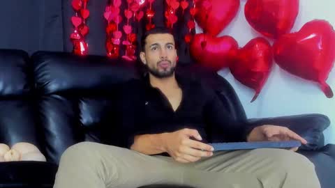 Snapshot of bastian_ruiz chatting on 02-14-25, 03:33 bastian online show from 02-14-25, 03:33