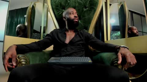 Bastian. online show from 01-21-25, 12:18