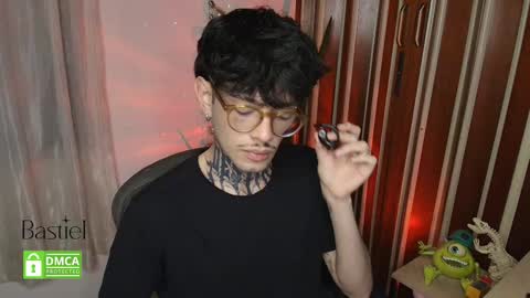 Snapshot of bastiel_ chatting on 11-19-25, 03:06 Bastiel online show from 11-19-25, 03:06