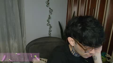 Snapshot of bastiel_ chatting on 11-26-25, 02:23 Bastiel online show from 11-26-25, 02:23