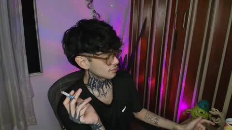 Snapshot of bastiel_ chatting on 11-29-25, 01:30 Bastiel online show from 11-29-25, 01:30