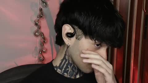 Snapshot of bastiel_ chatting on 12-04-25, 12:09 Bastiel online show from 12-04-25, 12:09