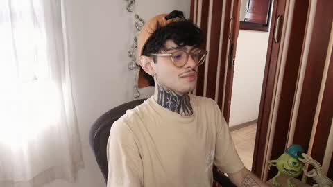 Snapshot of bastiel_ chatting on 12-16-25, 03:28 Bastiel online show from 12-16-25, 03:28