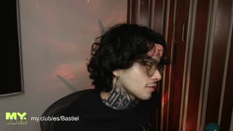 Snapshot of bastiel_ chatting on 05-10-26, 02:17 Bastiel online show from 05-10-26, 02:17