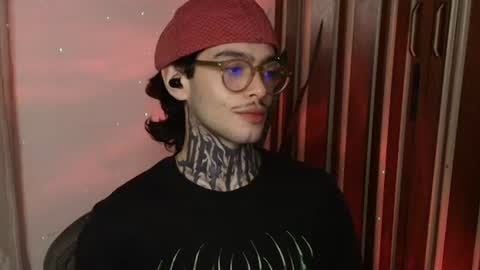 Snapshot of bastiel_ chatting on 06-17-26, 02:25 Bastiel online show from 06-17-26, 02:25