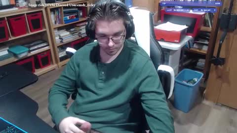 Snapshot of baterricky chatting on 11-30-25, 04:11 Ricky online show from 11-30-25, 04:11