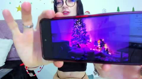 Snapshot of bathory_vamps chatting on 12-19-24, 08:02 online show from 12-19-24, 08:02